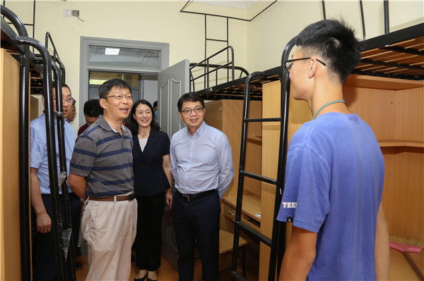 图3 杜朝辉书记等.jpg 图3 杜朝辉书记等.jpg